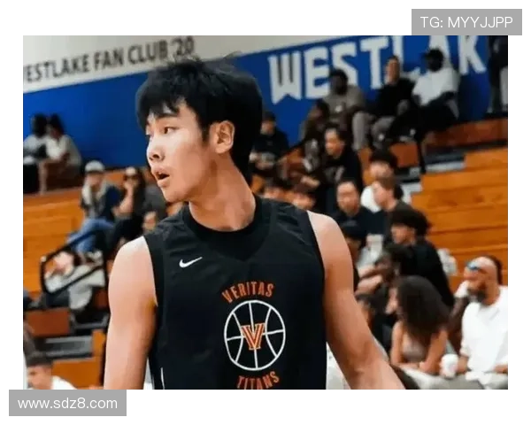 手感冰凉男篮三分哑火半场低迷